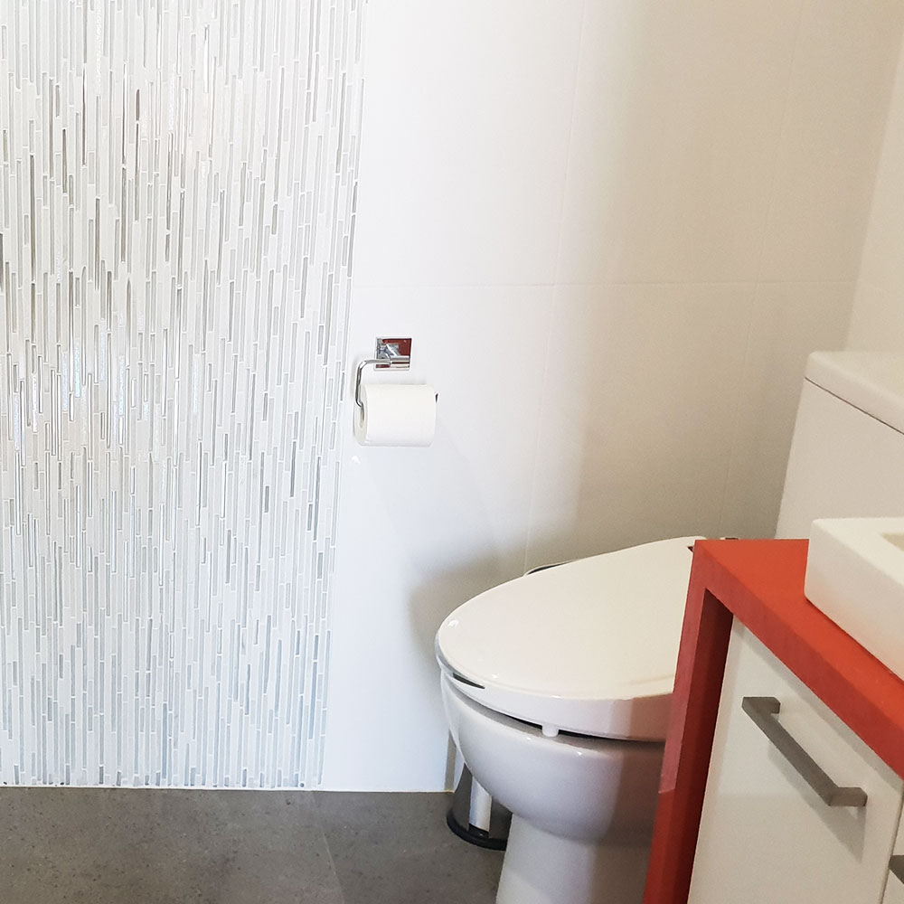 AD BUILD lays quality bathroom tiling.
